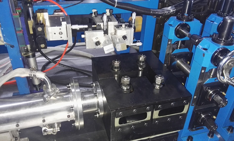 不銹鋼智能工業(yè)焊管機(jī)是怎樣智能的呢？